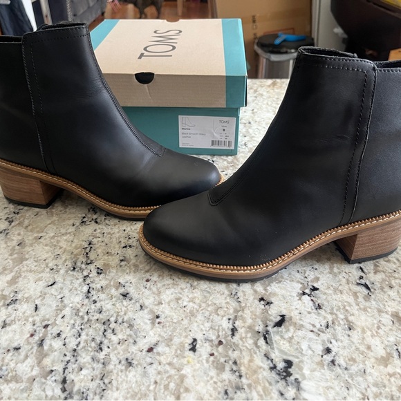 Black Toms Women’s Leather Bootie size 8 - Picture 6 of 6
